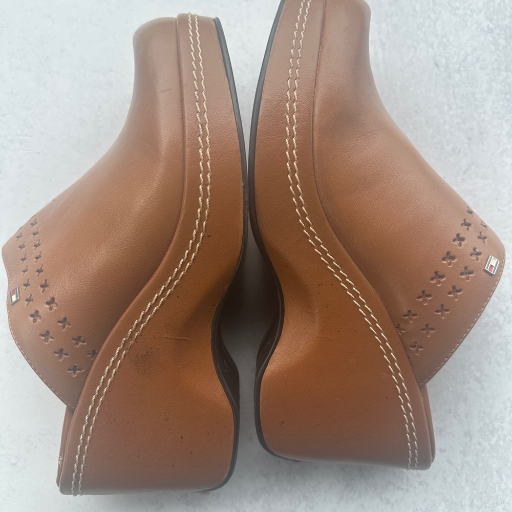 Tommy Hilfiger Women's Tan Mules Brown Platform Shoes - Picture 7 of 8